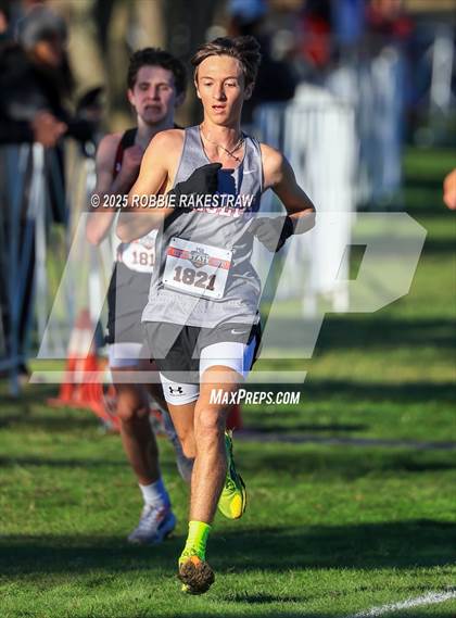 Thumbnail 2 in UIL 3A Boys Cross Country State Final photogallery.