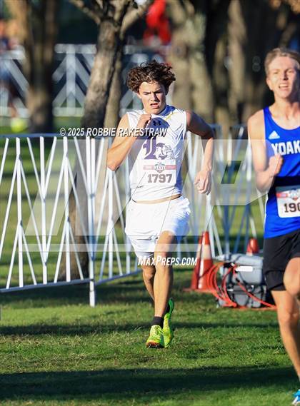 Thumbnail 3 in UIL 3A Boys Cross Country State Final photogallery.