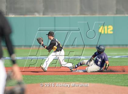 Thumbnail 2 in Lincoln vs Madison [James] photogallery.
