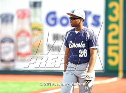 Thumbnail 1 in Lincoln vs Madison [James] photogallery.