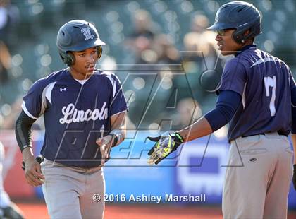 Thumbnail 2 in Lincoln vs Madison [James] photogallery.