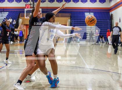 Thumbnail 2 in Estrella Foothills vs. Liberty (Las Vegas Thanksgiving Showcase) photogallery.