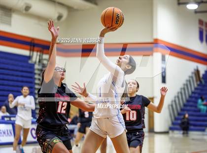 Thumbnail 2 in Estrella Foothills vs. Liberty (Las Vegas Thanksgiving Showcase) photogallery.