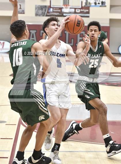 Thumbnail 2 in De La Salle vs. Catalina Foothills (Rancho Mirage Holiday Invitational) photogallery.