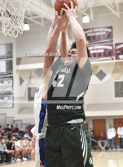 Thumbnail 3 in De La Salle vs. Catalina Foothills (Rancho Mirage Holiday Invitational) photogallery.