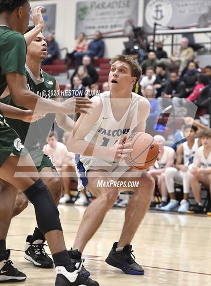 Thumbnail 1 in De La Salle vs. Catalina Foothills (Rancho Mirage Holiday Invitational) photogallery.