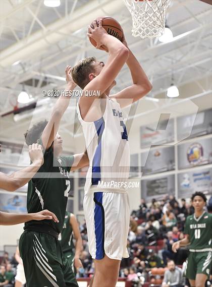 Thumbnail 2 in De La Salle vs. Catalina Foothills (Rancho Mirage Holiday Invitational) photogallery.