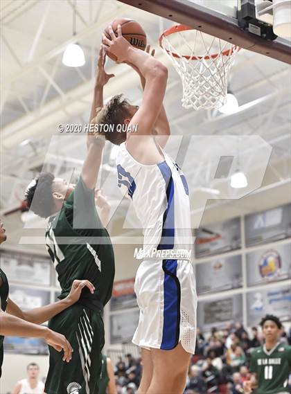 Thumbnail 3 in De La Salle vs. Catalina Foothills (Rancho Mirage Holiday Invitational) photogallery.