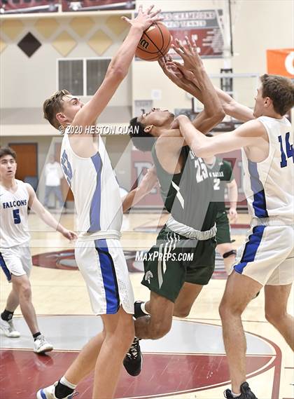 Thumbnail 2 in De La Salle vs. Catalina Foothills (Rancho Mirage Holiday Invitational) photogallery.