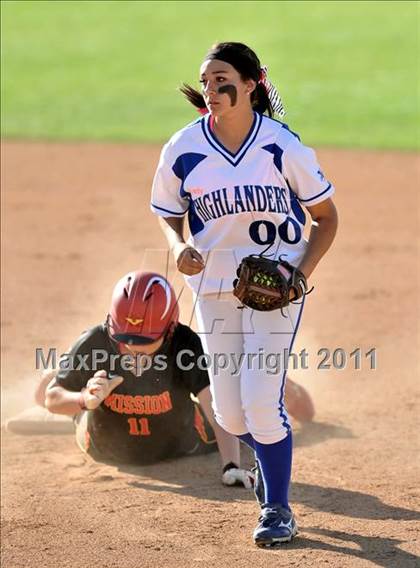Thumbnail 2 in La Habra vs. Mission Viejo (Woodbridge Tournament) photogallery.