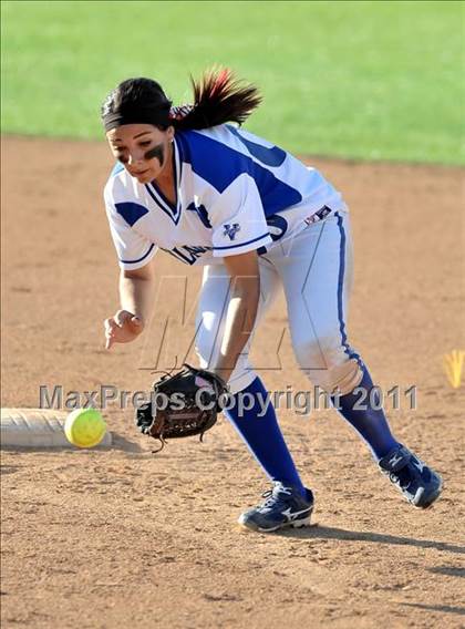 Thumbnail 2 in La Habra vs. Mission Viejo (Woodbridge Tournament) photogallery.