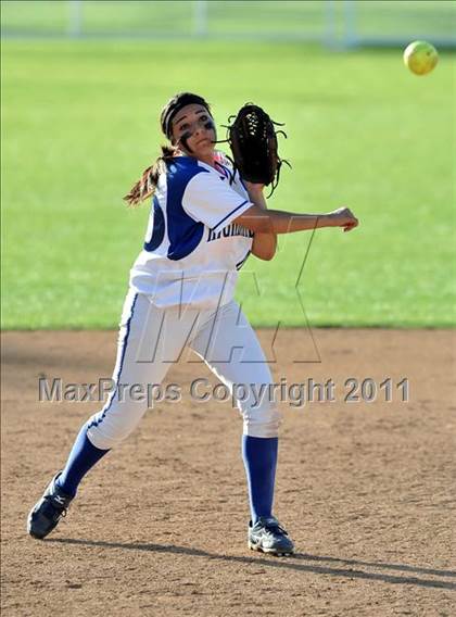Thumbnail 3 in La Habra vs. Mission Viejo (Woodbridge Tournament) photogallery.