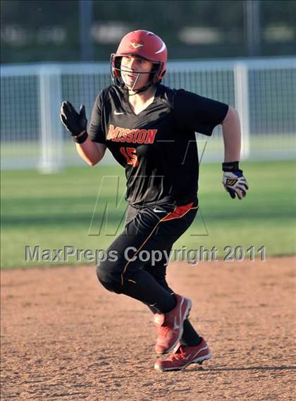 Thumbnail 1 in La Habra vs. Mission Viejo (Woodbridge Tournament) photogallery.