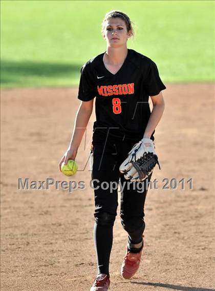 Thumbnail 2 in La Habra vs. Mission Viejo (Woodbridge Tournament) photogallery.