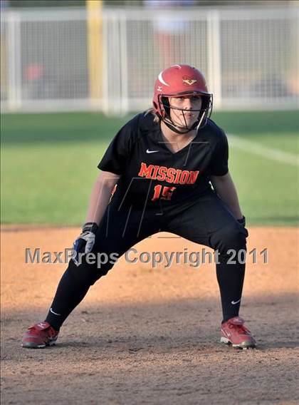 Thumbnail 2 in La Habra vs. Mission Viejo (Woodbridge Tournament) photogallery.