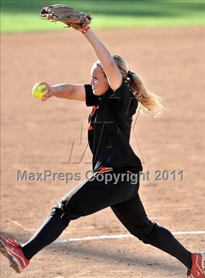 Thumbnail 1 in La Habra vs. Mission Viejo (Woodbridge Tournament) photogallery.