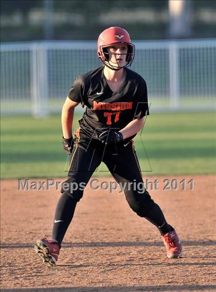 Thumbnail 3 in La Habra vs. Mission Viejo (Woodbridge Tournament) photogallery.