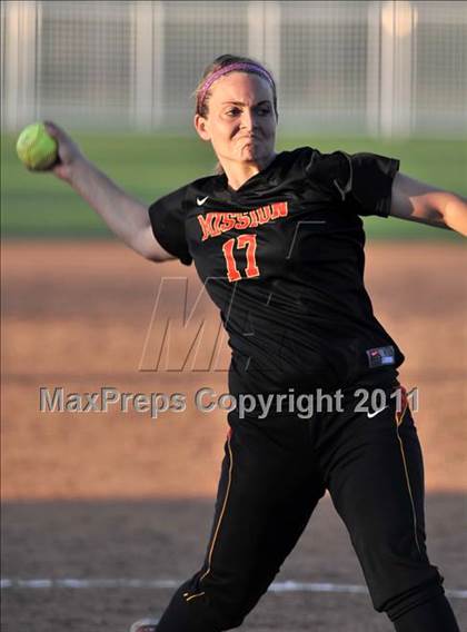 Thumbnail 2 in La Habra vs. Mission Viejo (Woodbridge Tournament) photogallery.