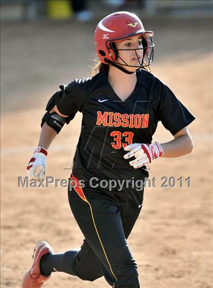 Thumbnail 1 in La Habra vs. Mission Viejo (Woodbridge Tournament) photogallery.