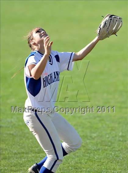 Thumbnail 2 in La Habra vs. Mission Viejo (Woodbridge Tournament) photogallery.