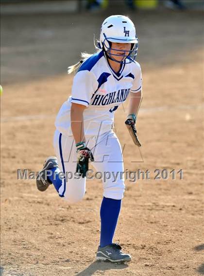 Thumbnail 3 in La Habra vs. Mission Viejo (Woodbridge Tournament) photogallery.