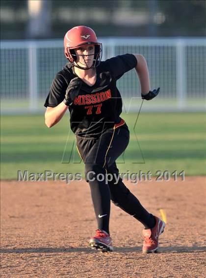 Thumbnail 3 in La Habra vs. Mission Viejo (Woodbridge Tournament) photogallery.