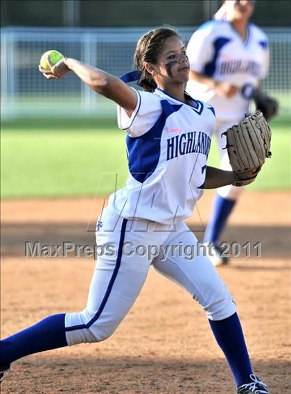 Thumbnail 2 in La Habra vs. Mission Viejo (Woodbridge Tournament) photogallery.