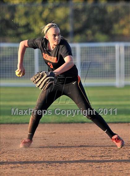 Thumbnail 2 in La Habra vs. Mission Viejo (Woodbridge Tournament) photogallery.