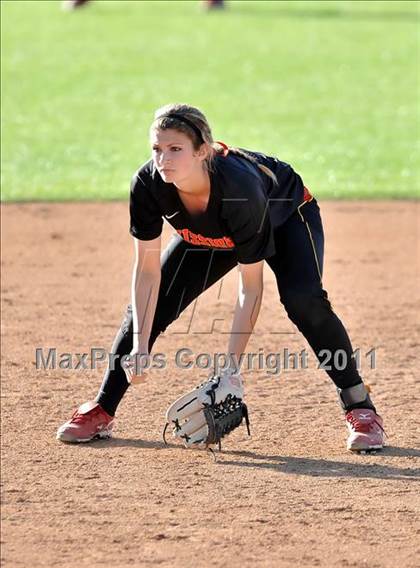 Thumbnail 2 in La Habra vs. Mission Viejo (Woodbridge Tournament) photogallery.