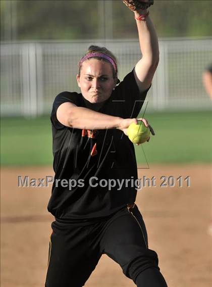 Thumbnail 2 in La Habra vs. Mission Viejo (Woodbridge Tournament) photogallery.