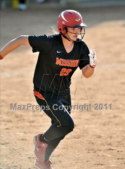 Thumbnail 2 in La Habra vs. Mission Viejo (Woodbridge Tournament) photogallery.