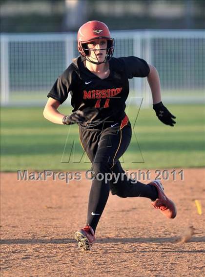 Thumbnail 2 in La Habra vs. Mission Viejo (Woodbridge Tournament) photogallery.