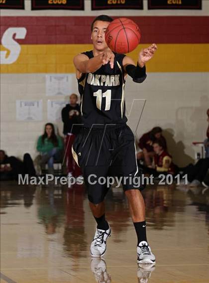 Thumbnail 2 in Oak Park vs. Hart (SFV Invitational) photogallery.