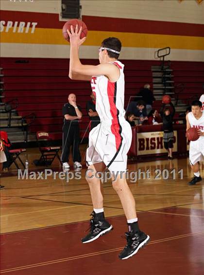 Thumbnail 1 in Oak Park vs. Hart (SFV Invitational) photogallery.
