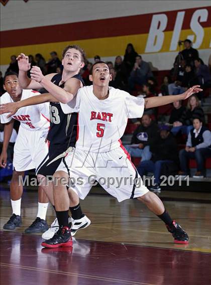 Thumbnail 1 in Oak Park vs. Hart (SFV Invitational) photogallery.