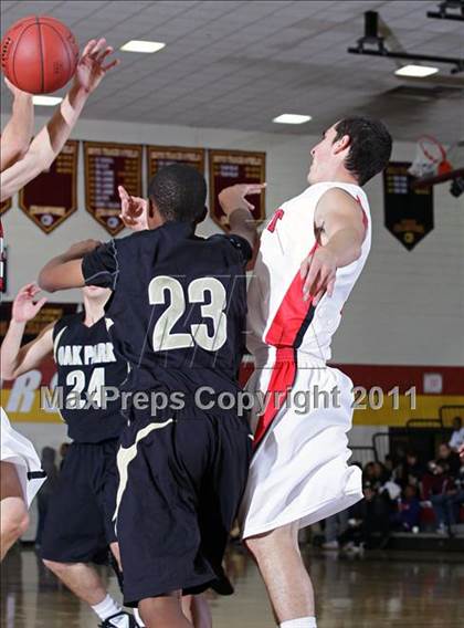 Thumbnail 2 in Oak Park vs. Hart (SFV Invitational) photogallery.