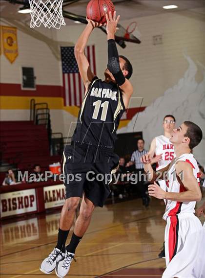 Thumbnail 1 in Oak Park vs. Hart (SFV Invitational) photogallery.