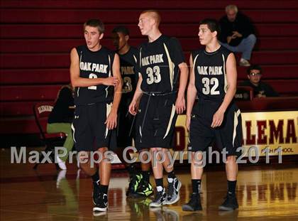 Thumbnail 1 in Oak Park vs. Hart (SFV Invitational) photogallery.