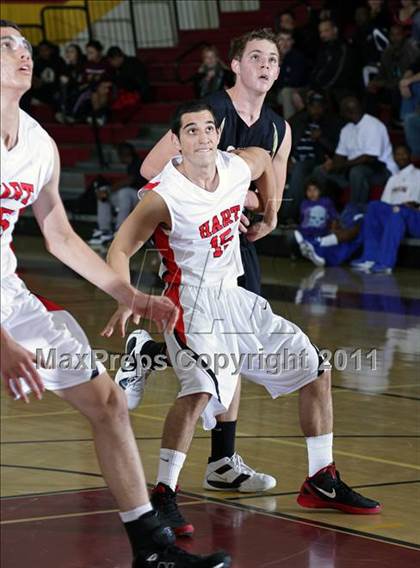Thumbnail 2 in Oak Park vs. Hart (SFV Invitational) photogallery.