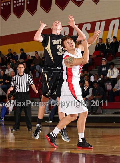 Thumbnail 2 in Oak Park vs. Hart (SFV Invitational) photogallery.