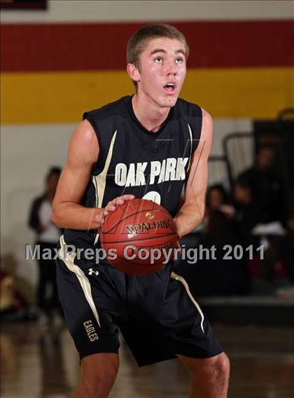 Thumbnail 2 in Oak Park vs. Hart (SFV Invitational) photogallery.