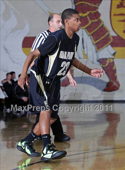 Thumbnail 3 in Oak Park vs. Hart (SFV Invitational) photogallery.
