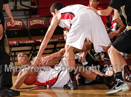 Thumbnail 3 in Oak Park vs. Hart (SFV Invitational) photogallery.