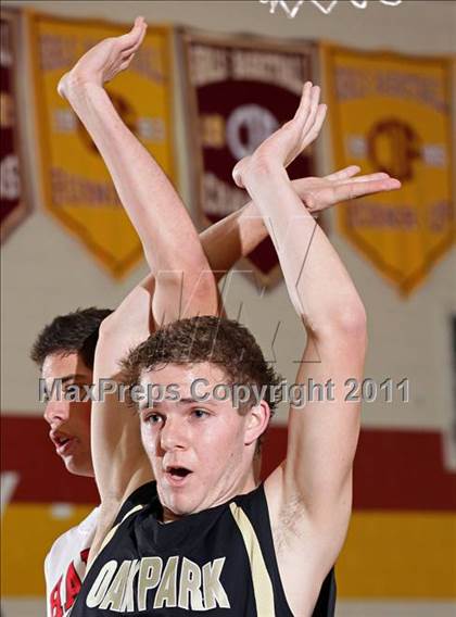 Thumbnail 3 in Oak Park vs. Hart (SFV Invitational) photogallery.