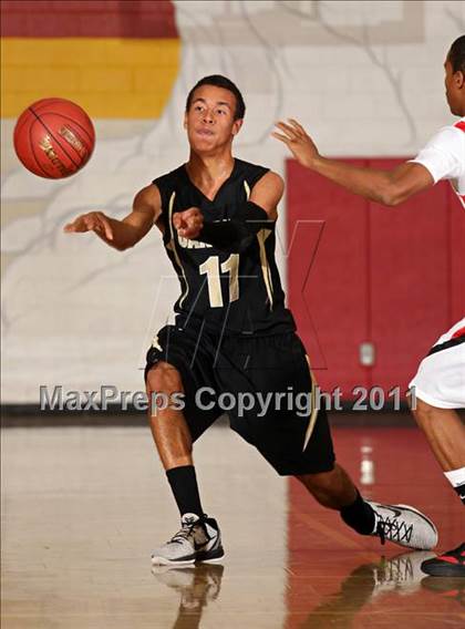 Thumbnail 3 in Oak Park vs. Hart (SFV Invitational) photogallery.