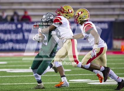 Thumbnail 2 in Westhampton Beach vs. Half Hollow Hills West - Section XI Division III Finals photogallery.
