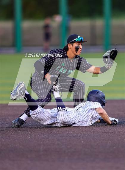 Thumbnail 3 in Southlake Carroll vs. Keller (UIL 6A Region 1 Regional Playoff Final Game 1) photogallery.