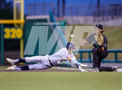 Thumbnail 2 in Southlake Carroll vs. Keller (UIL 6A Region 1 Regional Playoff Final Game 1) photogallery.