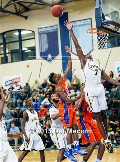 Thumbnail 2 in Bartow vs. Lakewood photogallery.