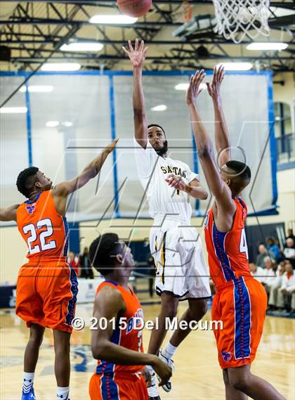 Thumbnail 2 in Bartow vs. Lakewood photogallery.